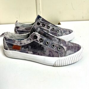 BLOWFISH Malibu Play Grey Camo sneakers women size 6.5 boho distressed gypsy